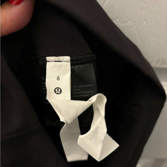 Lululemon Lunar New Year Wunder Under High-Rise Tight 25" ~ Size 6. - Picture 5 of 6